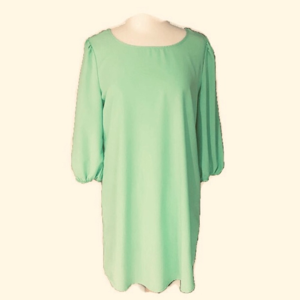 Green Dress. - Picture 2 of 3